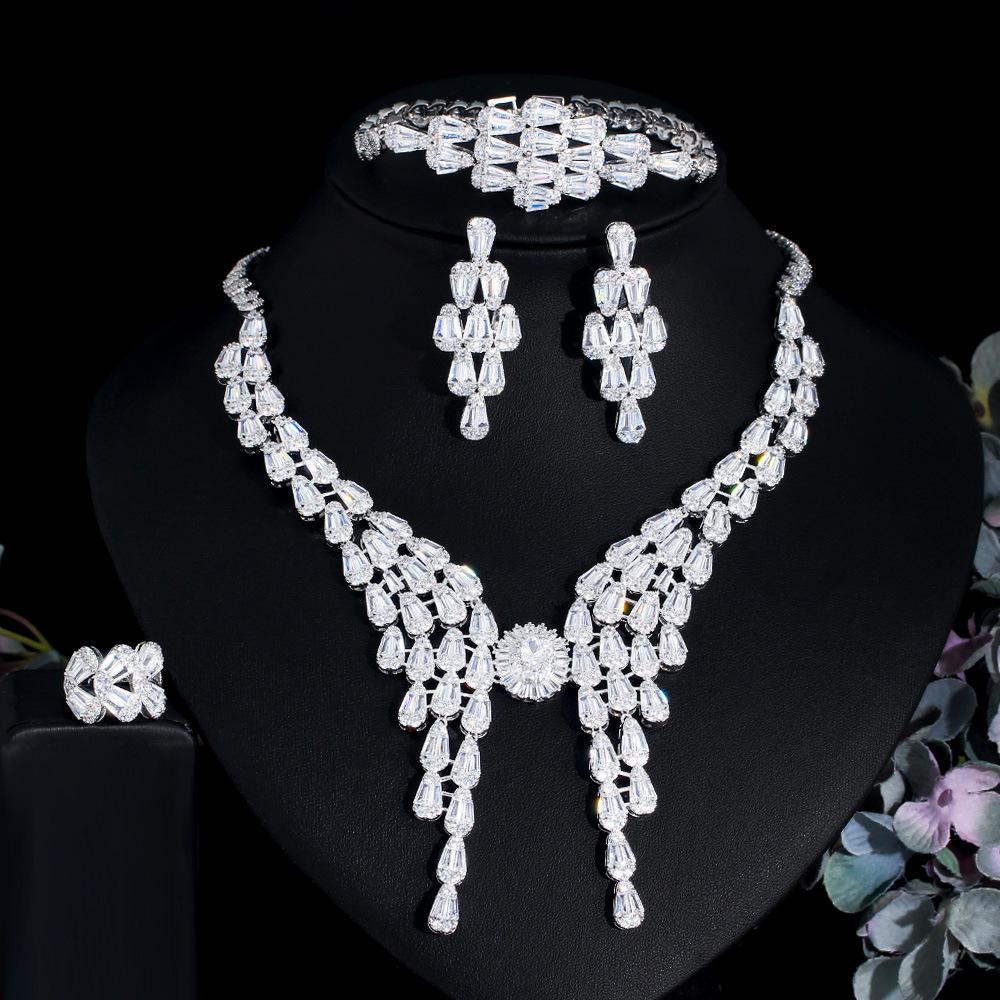 Французская атмосфера легкой роскоши Стиль знаменитости Полный набор бриллиантов Цепь Аксессуары для свадебного платья Ожерелье Серьги Браслет Кольцо Набор