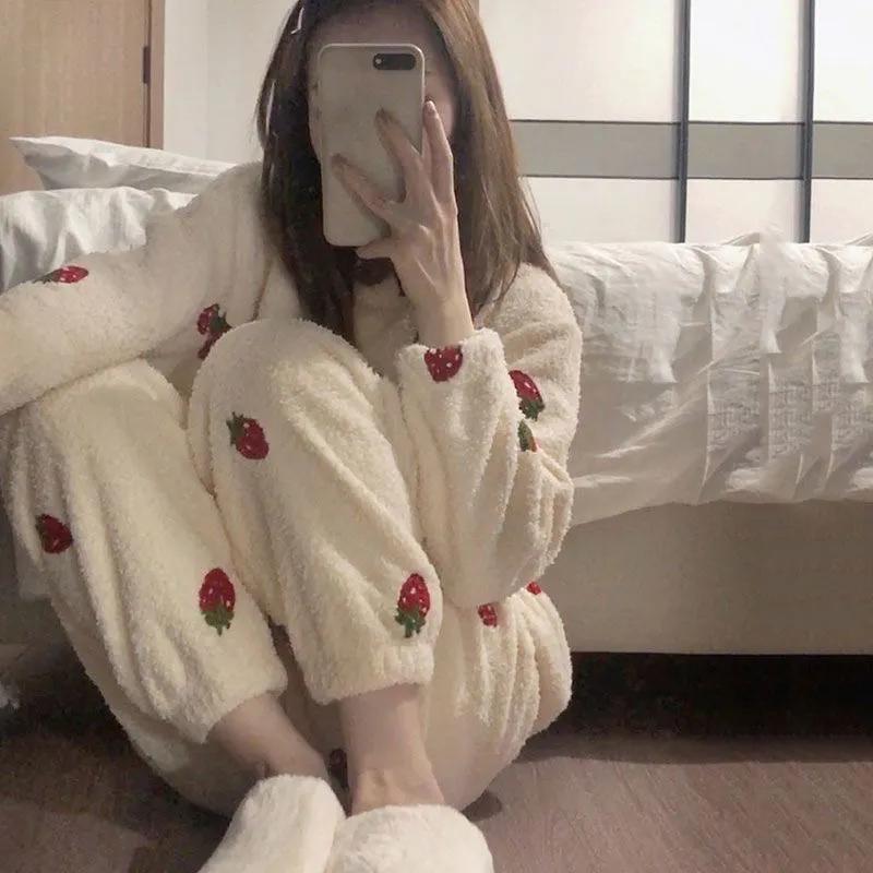 Pajamas Women's Autumn and Winter Small Coral Ins Thickened Plus Velvet Strawberry Flannel Feet Elastic Home Set