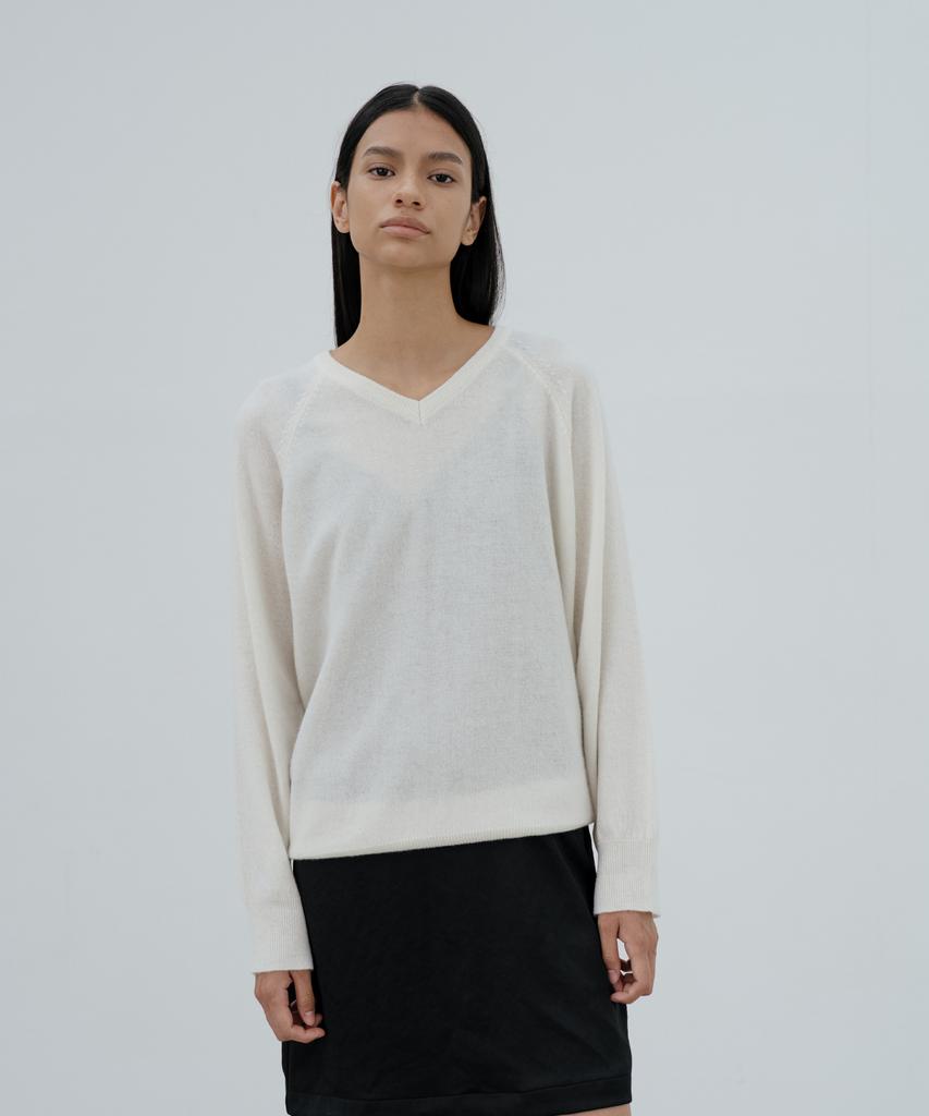 DENOAH Para V-Neck Pullover (Ivory)