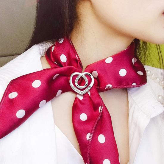 Scarves Fastener Lightweight Unique Multifunctional Women Love Heart Shawl Knotted Ring Clip Silk Scarf Brooch