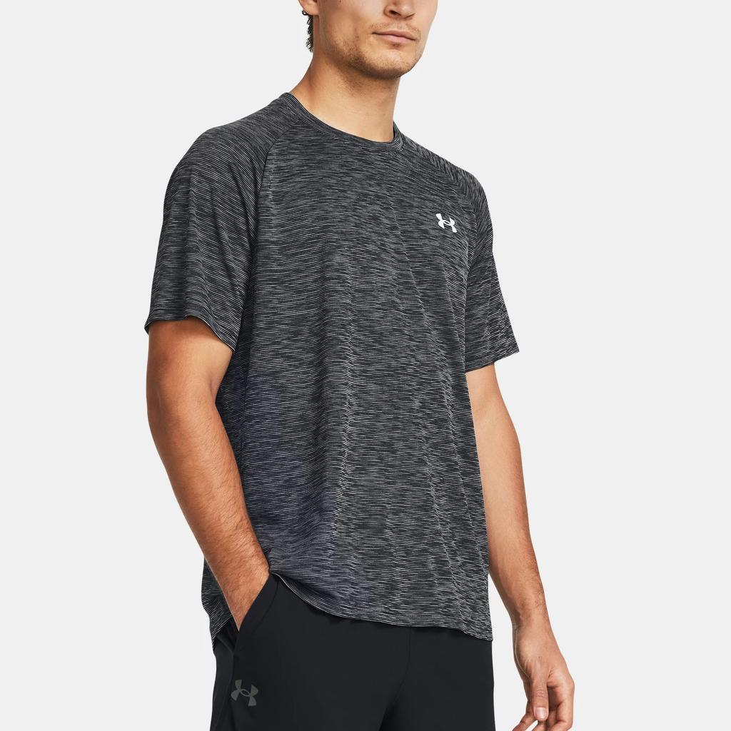 Under Armour Футболка свободного кроя с круглым вырезом и коротким рукавом с логотипом, цвет черный, для мужчин 1382796-001