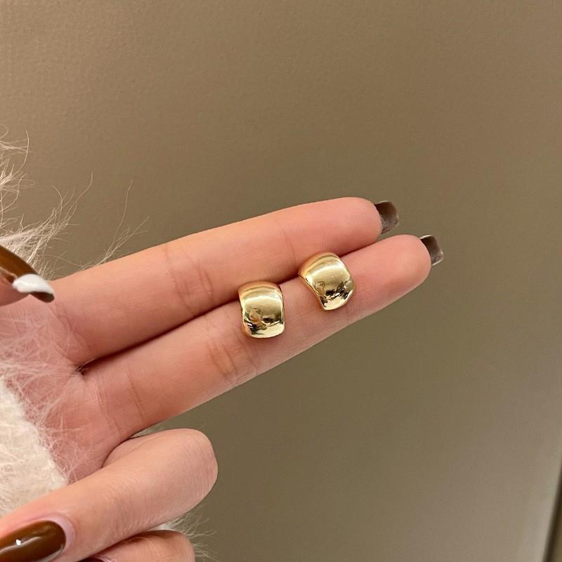 C-shaped Women's Stud Earrings Smooth Metal Mini Geometric Statement Female Small Earrings boucle d’oreille femmes