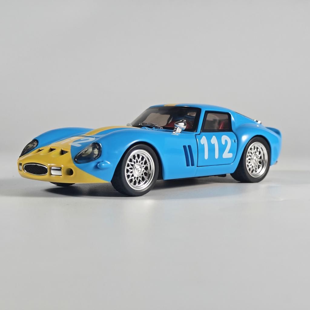1/32 250 GTO Суперспортивный Автомобиль Литой Металлический Модель Симуляция Звука и Света Игрушка Миниатюрный Автомобиль Украшения Подарок Для Детей