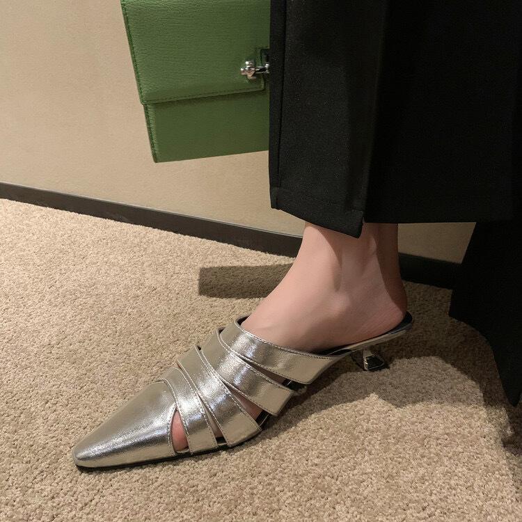 Остроконечные полые супер феи начало лета новые мягкие кожаные туфли на каблуке-кошке с мелким ртом свиная клетка женская верхняя одежда на среднем каблуке сумка голова крутые тапочки