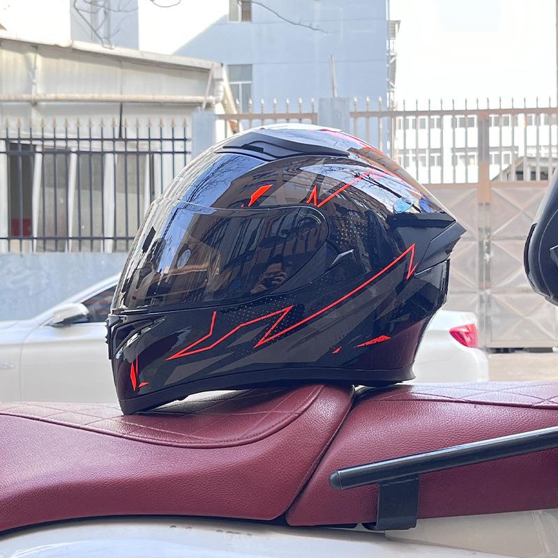 Мотоциклетный шлем Полный шлем можно оснастить Bluetooth-гарнитурой Мужской всесезонный шлем для езды на электровелосипеде