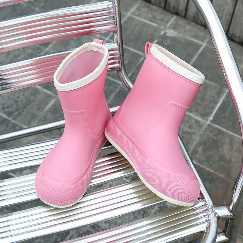 Сапоги для дождя женские короткие трубчатые модные трендовые верхние туфли интегрированные водонепроницаемые и нескользящие сапоги для дождя мягкая толстая подошва износостойкая резина