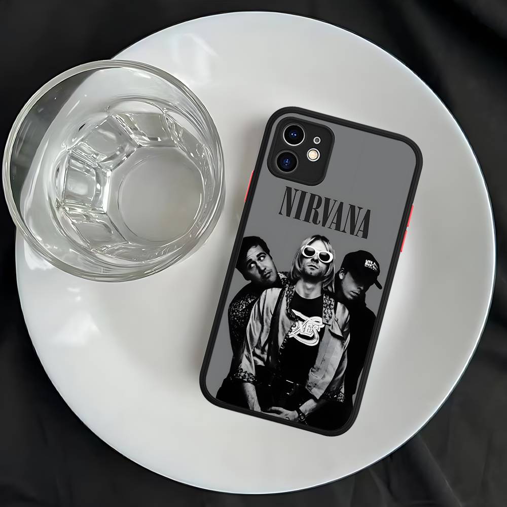 N-Nirvanaes Rock Band For IPhone 16 15 14 11 12 13 Pro Max Plus X XS MAX Matte Soft Back Phone Cover Case