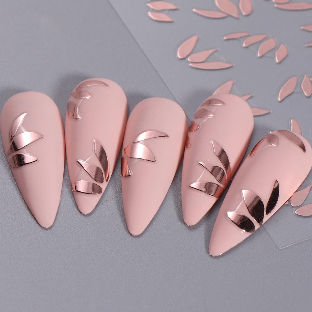 Наклейка для ногтей с горячим тиснением золотом, трехцветная роспись листьев, выдолбленный цветок, черно-белая звезда, клейкая наклейка на заднюю часть ногтя