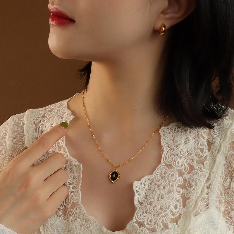 Court Wind Six Stars Necklace Treasure Texture Clavicle Chain Titanium Steel Material Non-Fading Gold Plated P1001