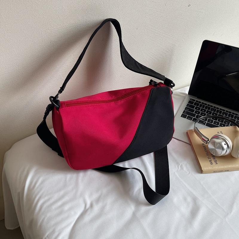 Contrasting color large-capacity fashion casual bag 2025 autumn new fashion Korean shoulder messenger bag pillow bag Korean version
