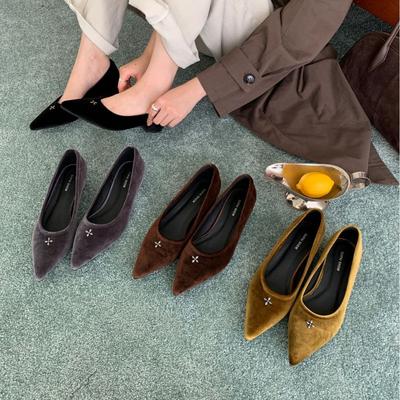 Остроносые туфли-лодочки на толстом каблуке, женские, новые на весну и осень 2025 года, французские, из черной замши, темпераментные, универсальные, на низком каблуке