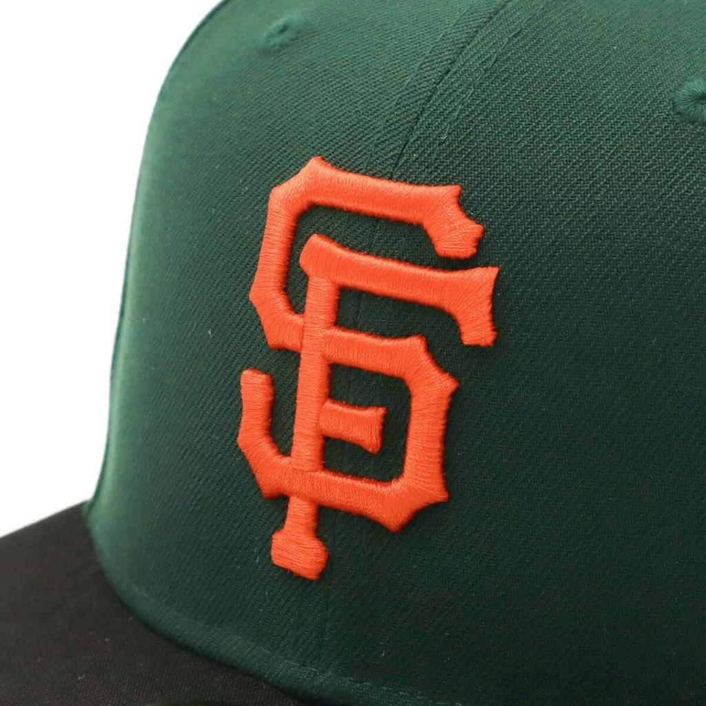 Кепка New Era 59FIFTY MLB San Francisco Giants SF Темно-зеленая с боковым андервизором Эксклюзивно для и Боковая Прямой Плоский Идеально для Весны и Регулируемая