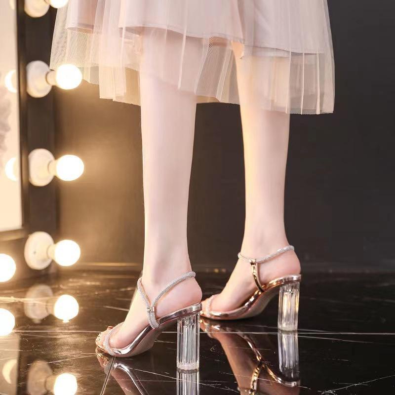 Каблук прозрачный сказочный сетчатый пояс летние толстый каблук ветер красный женское слово новый французский высокий кристалл сандалии высокие каблуки