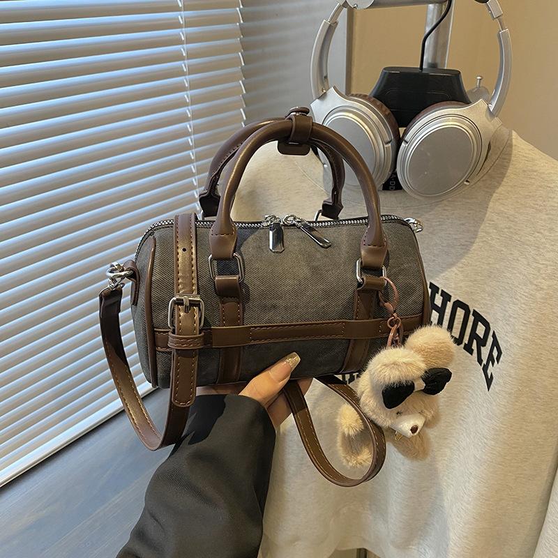 Популярная в этом году маленькая женская сумка осень-зима ретро 2025 новая универсальная наплечная сумка-мессенджер портативная сумка-подушка