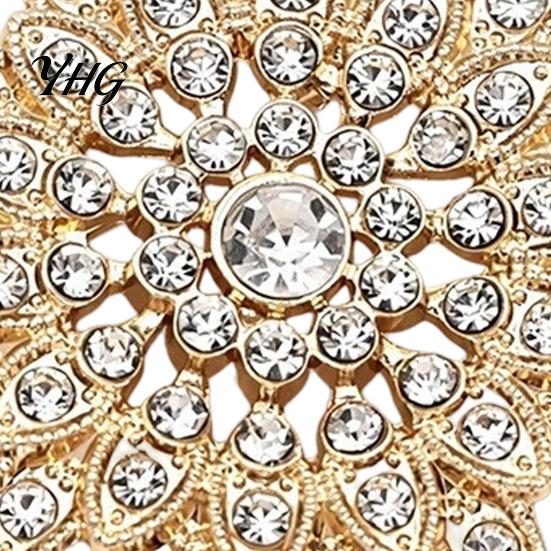 Metal Floral Pin Sparkling Rhinestone Sunflower Brooch, Golden Plated Lapel Decorative Coat Brooch Pin, Dainty Clothing Jewelry Accessory for