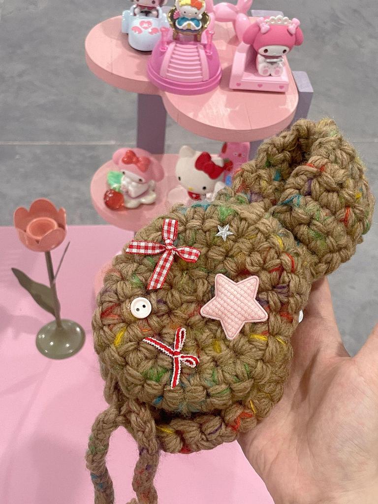 CornerParty шерстяные наушники ручной работы: Теплый, универсальный и милый с уникальными цветными шариками.