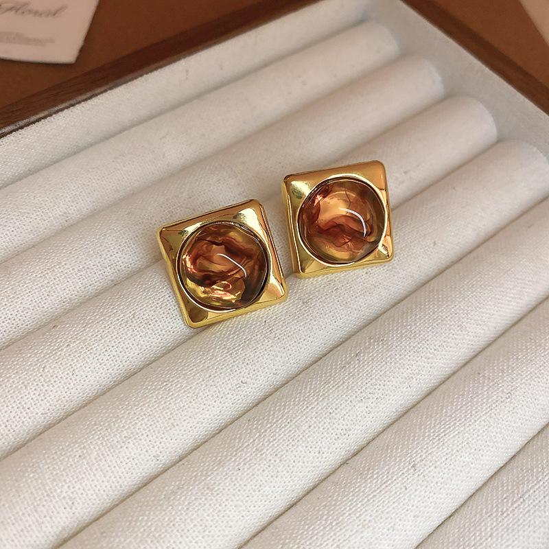 Maillard Coffee Retro Heart Hong Kong Style Versatile Stud Earrings - Niche Fashion Design