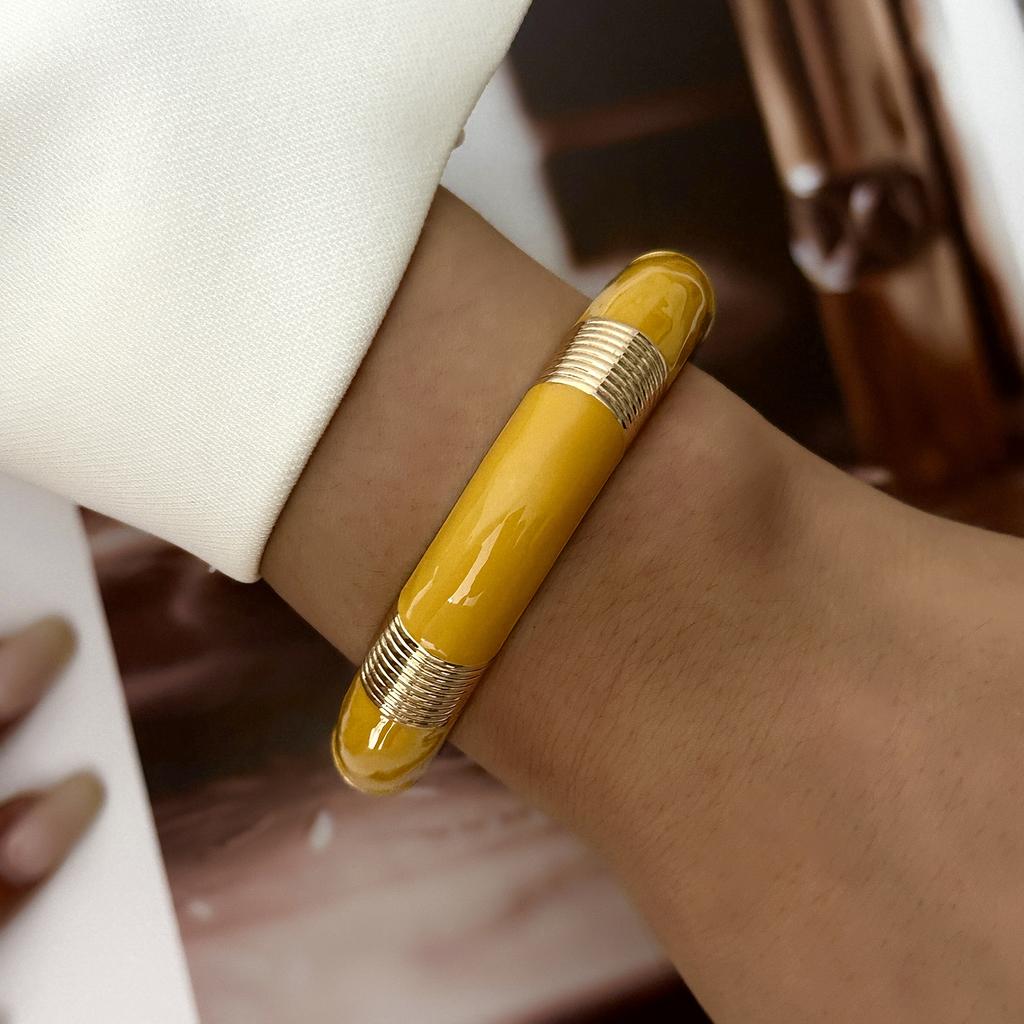 Elegant Yellow Enamel Floral Vine Emboss Open Bangle for Women Multi Option Drip Craft Alloy Bracelet Party Fashion Jewelry