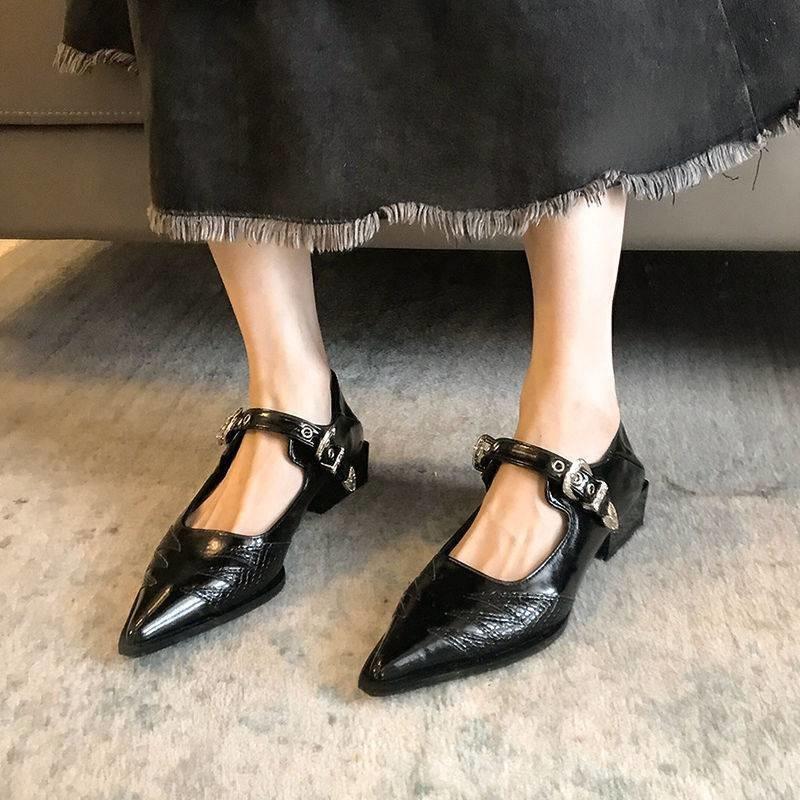 Остроносые одинарные туфли женские весенние ретро однословные пряжки с легким ртом на низком каблуке маленькие кожаные туфли нишевая редкая обувь