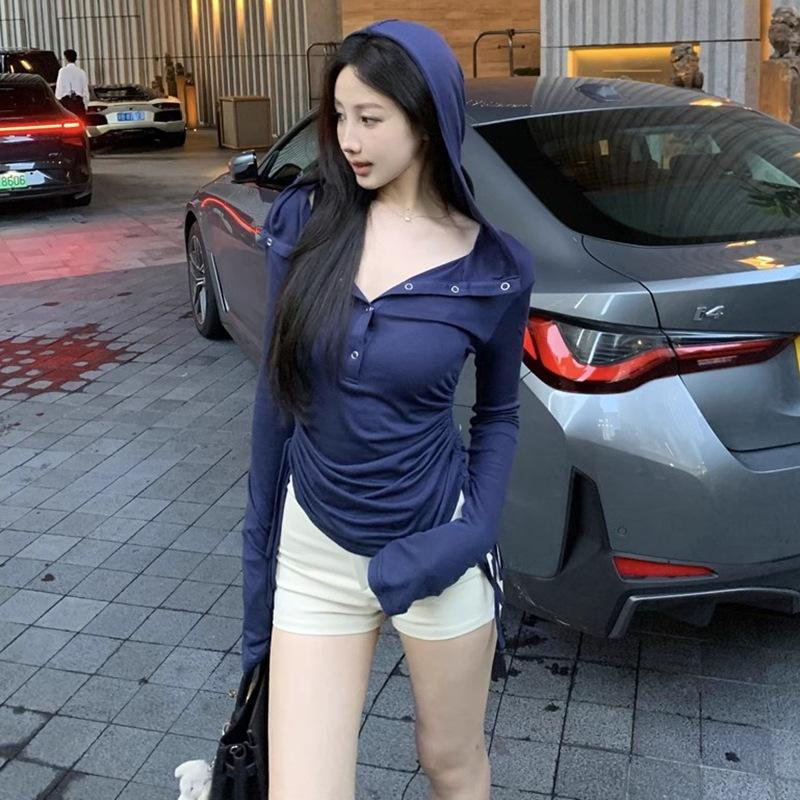 Футболка Sweet Hot Girl с капюшоном и длинными рукавами для женщин, дизайн ранней осени, плиссированная, со шнурком, облегающая, с внутренней стороны, нижняя часть рубашки, верхняя часть