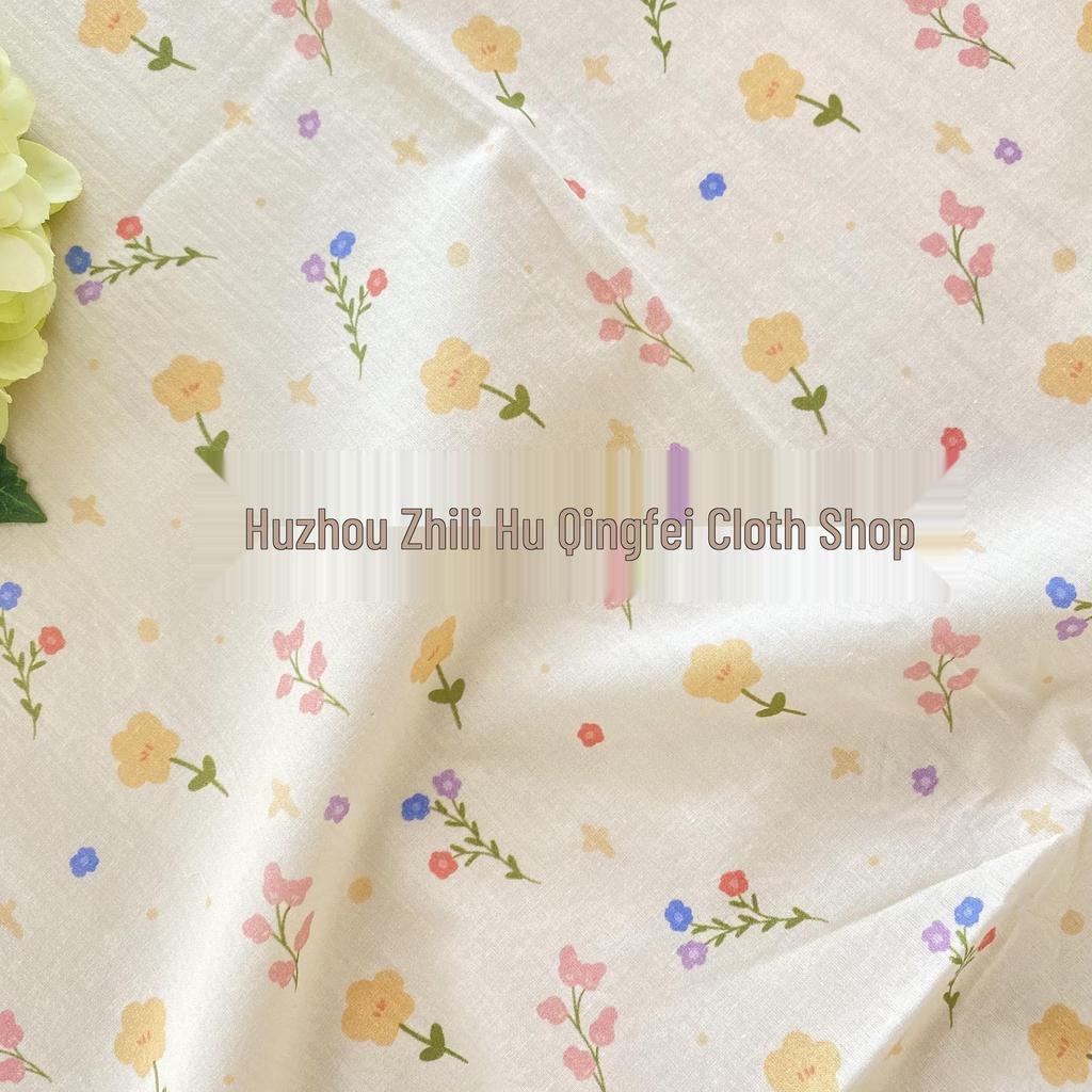 40 Count Digital Print 100% Cotton Fabric: Fresh Small Floral Calico for DIY Doll Clothes, Bedding, and Adult & Children's Apparel.