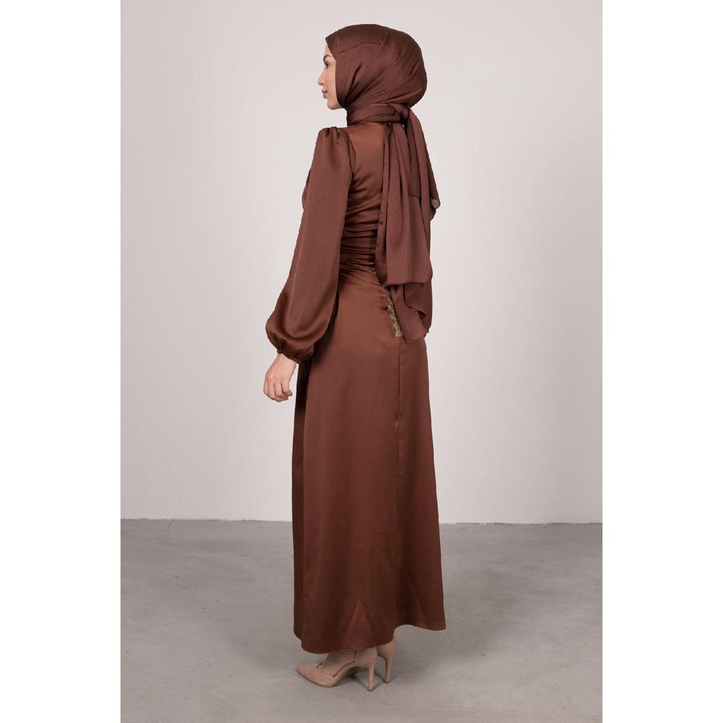 Атласное вечернее платье в стиле хиджаб с завязкой сбоку