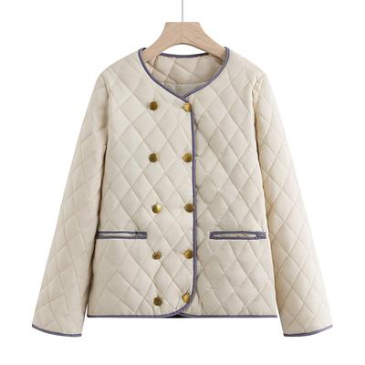 Женская зимняя короткая пушистая теплая куртка с ромбовидной клеткой на пуговицах