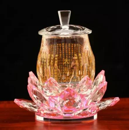 Китайский кристальный источник воды для домашних буддийских храмов, подношение чаш и винных кубков перед Буддой Буддизм