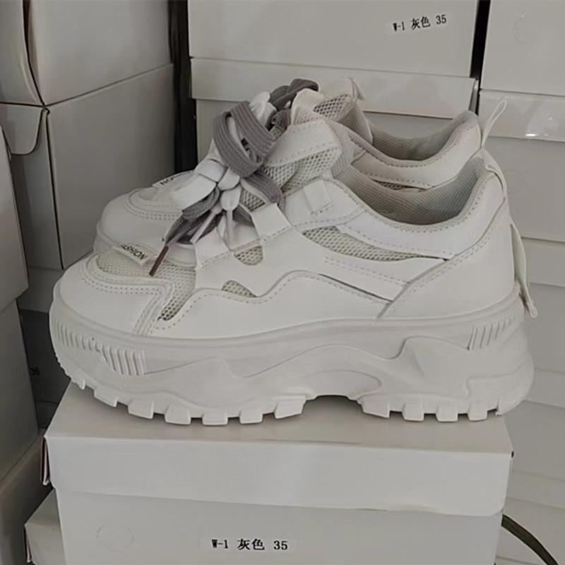 Женская повседневная обувь 2024 Весна Лето Новые сетчатые дышащие увеличивающие рост универсальные женские вулканизированные кроссовки осень