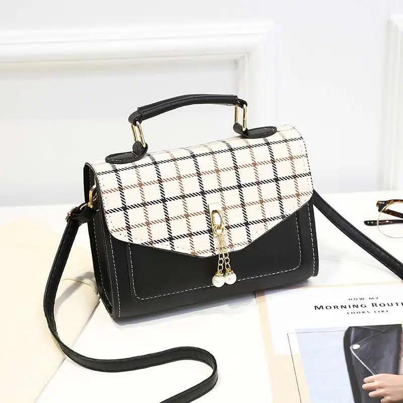 Autumn and Winter Korean Version of The Female Package Single Shoulder Crossbody Handbag Fashion Trend Small Square Bag Female Students Simple