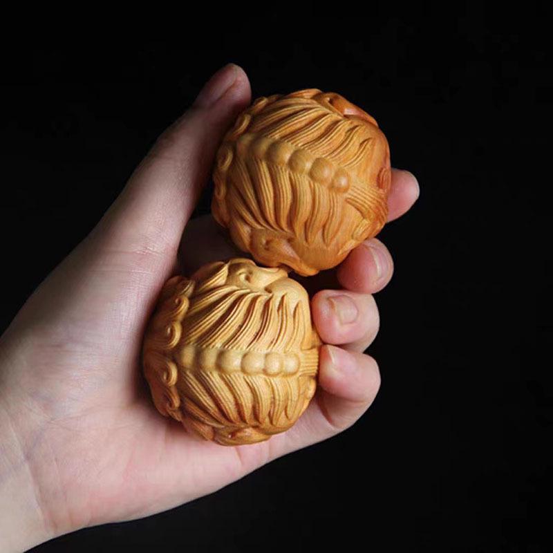 Walnut Wood Carved Pixiu Spinner Ball: Multi-Emotional Handheld Massage Toy