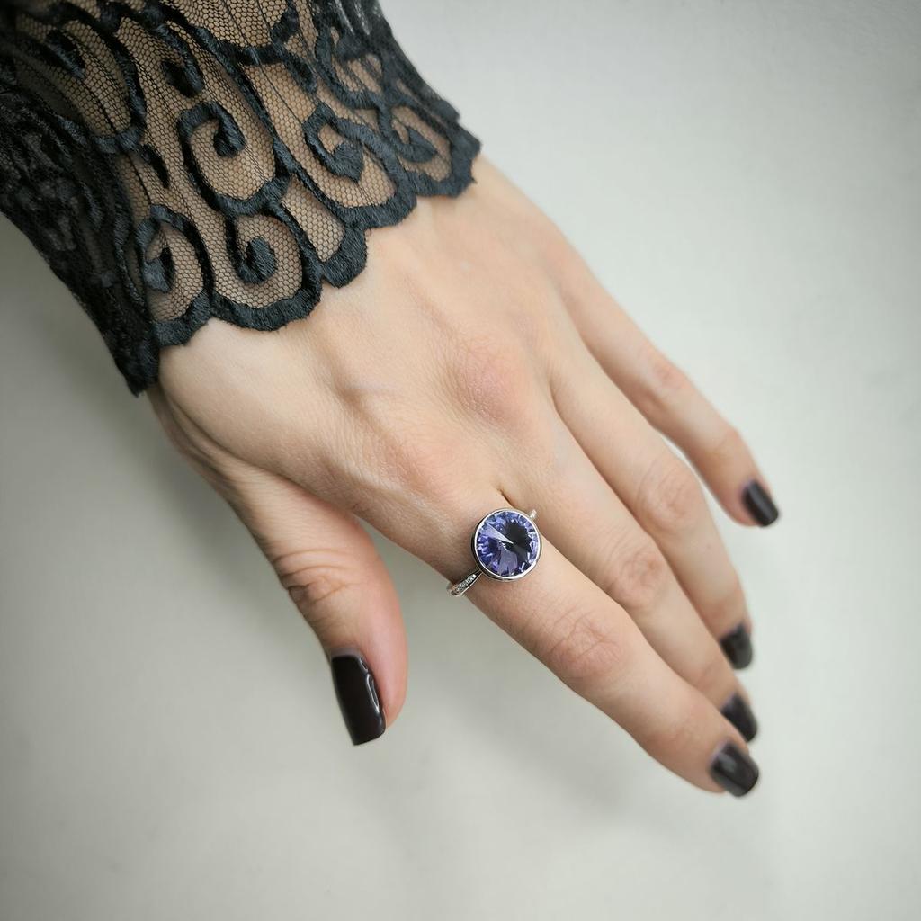 Серебряное кольцо с фианитами, вес изделия 3,58 гр (2177265)