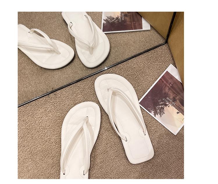 Модные французские тапочки на мягкой подошве в елочку для женской верхней одежды, новые универсальные и высококлассные римские пляжные сандалии для лета 2024