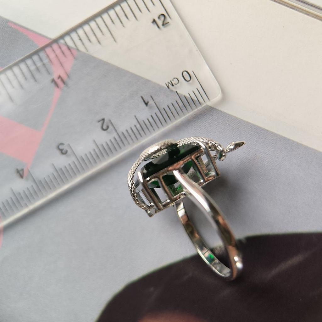 Серебряное кольцо с изумрудом nano 5.15ct, вес изделия 5,57 гр (2182498)