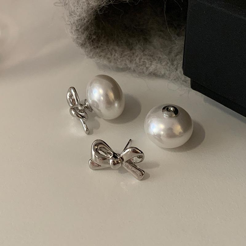 A Pair Of Bow Pearl Stud Earrings For Women, Light Luxury, Elegant And Advanced, Sweet And Exquisite Versatile Earrings And Earrings.