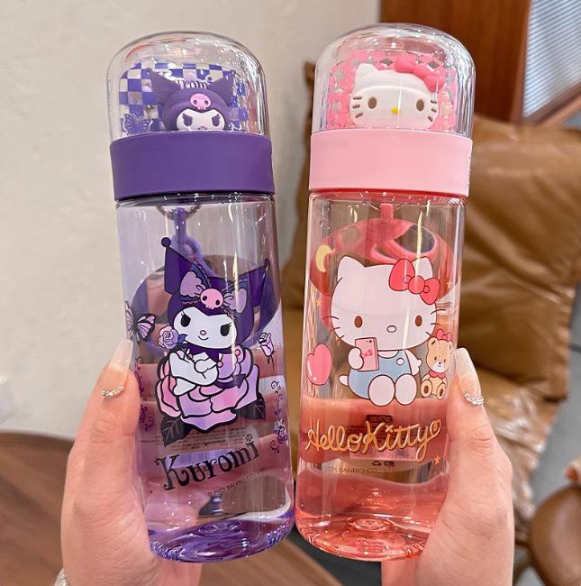 Летняя термостойкая кружка Sanrio – Портативная, стильная, пластиковая, для поездок на работу, на природу и в школу.