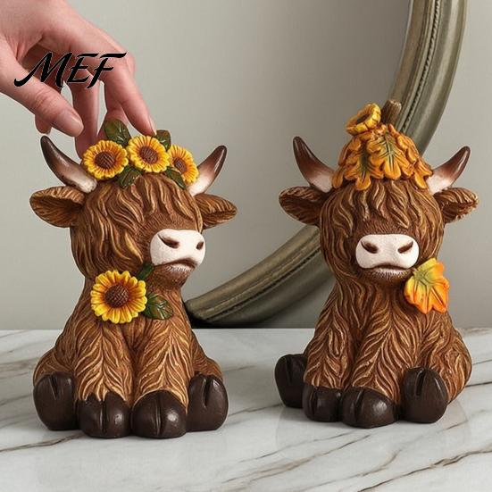 Seasonal Autumn Party Supplies Highland Cow Garden Statue, Cute Resin Figurine Outdoor Indoor Thanksgiving Decorative Table Pieces Desk Decor,