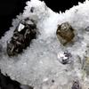 Sphalerite + Quartz 353.1 Carats