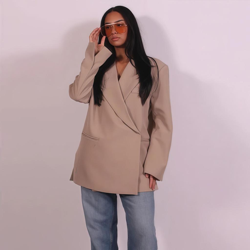 Повседневный женский костюм с лацканами на пуговицах в европейском и американском стиле 2025 года с вариантами короткого и длинного рукава