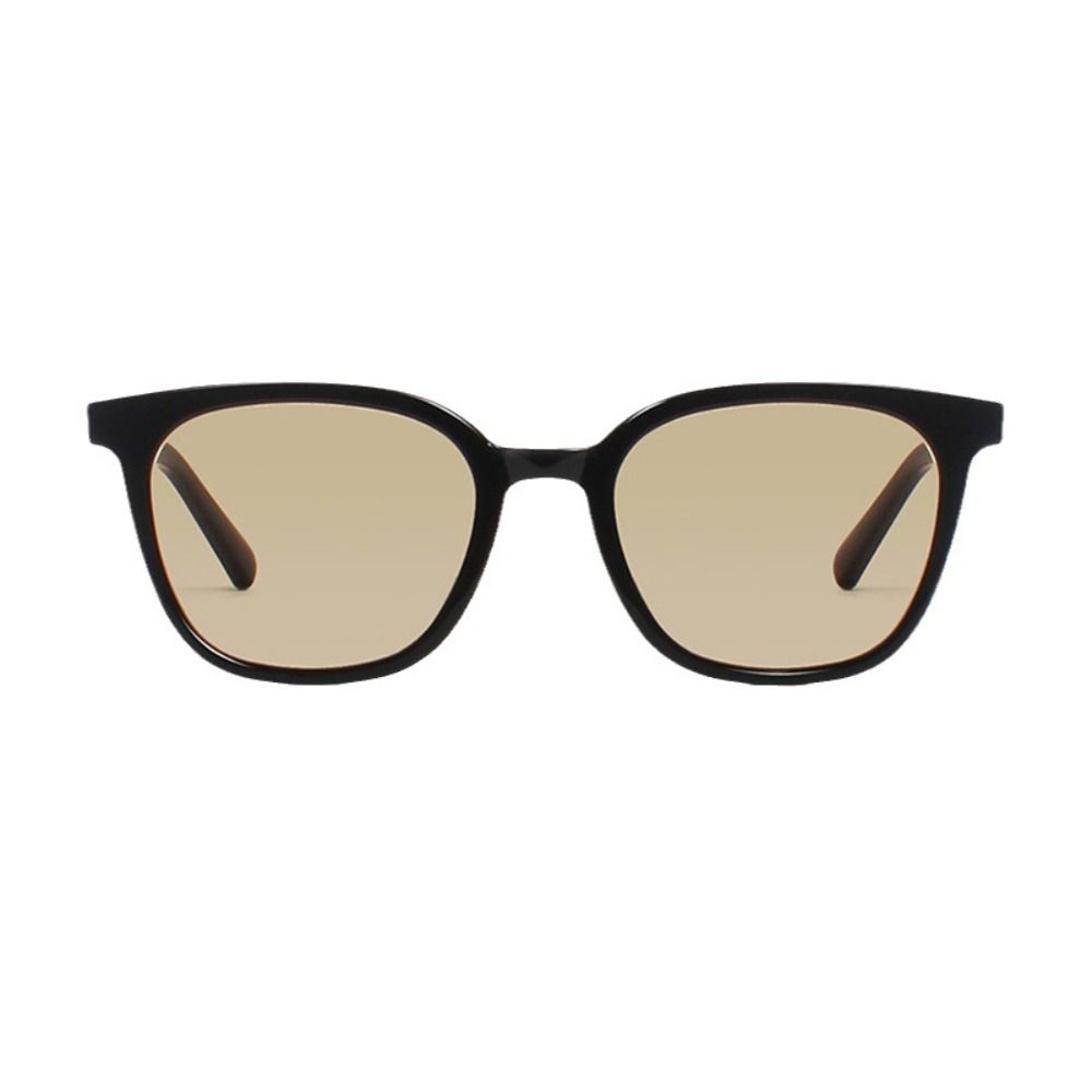 Sun-Protective Black Frame Sunglasses Street Photos Black Shades Glasses for women man