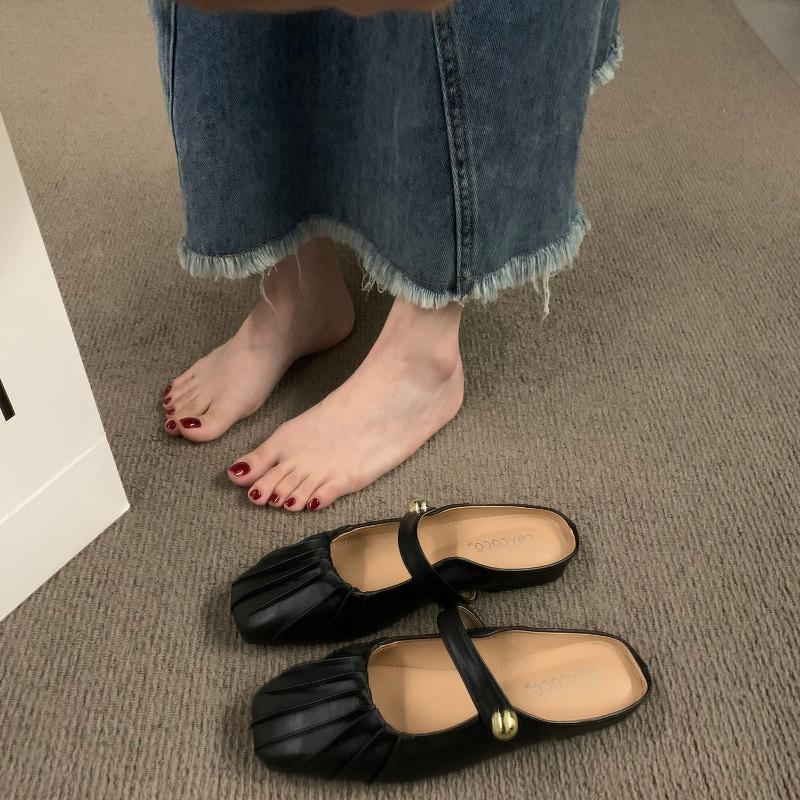 Плоские французские маленькие ароматные полутапочки с булочкой на голове, женские туфли с пряжкой, летняя одежда, темпераментные сандалии, полуподдержка 2024