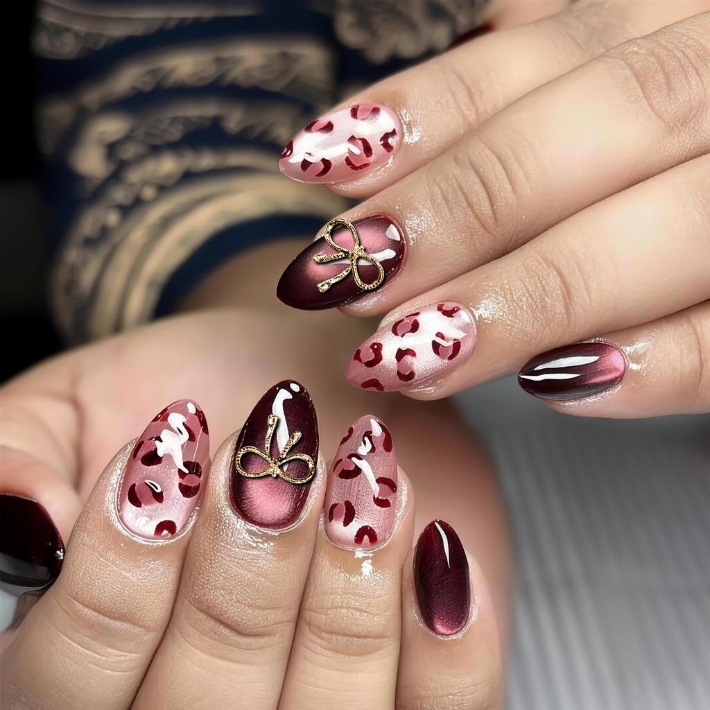 24Pcs Fashion Red Round Head Fake Nails Press on Cat 's Eye Cute Butterfly Design False Nail Short Almond Bow Acrylic Nail Tips
