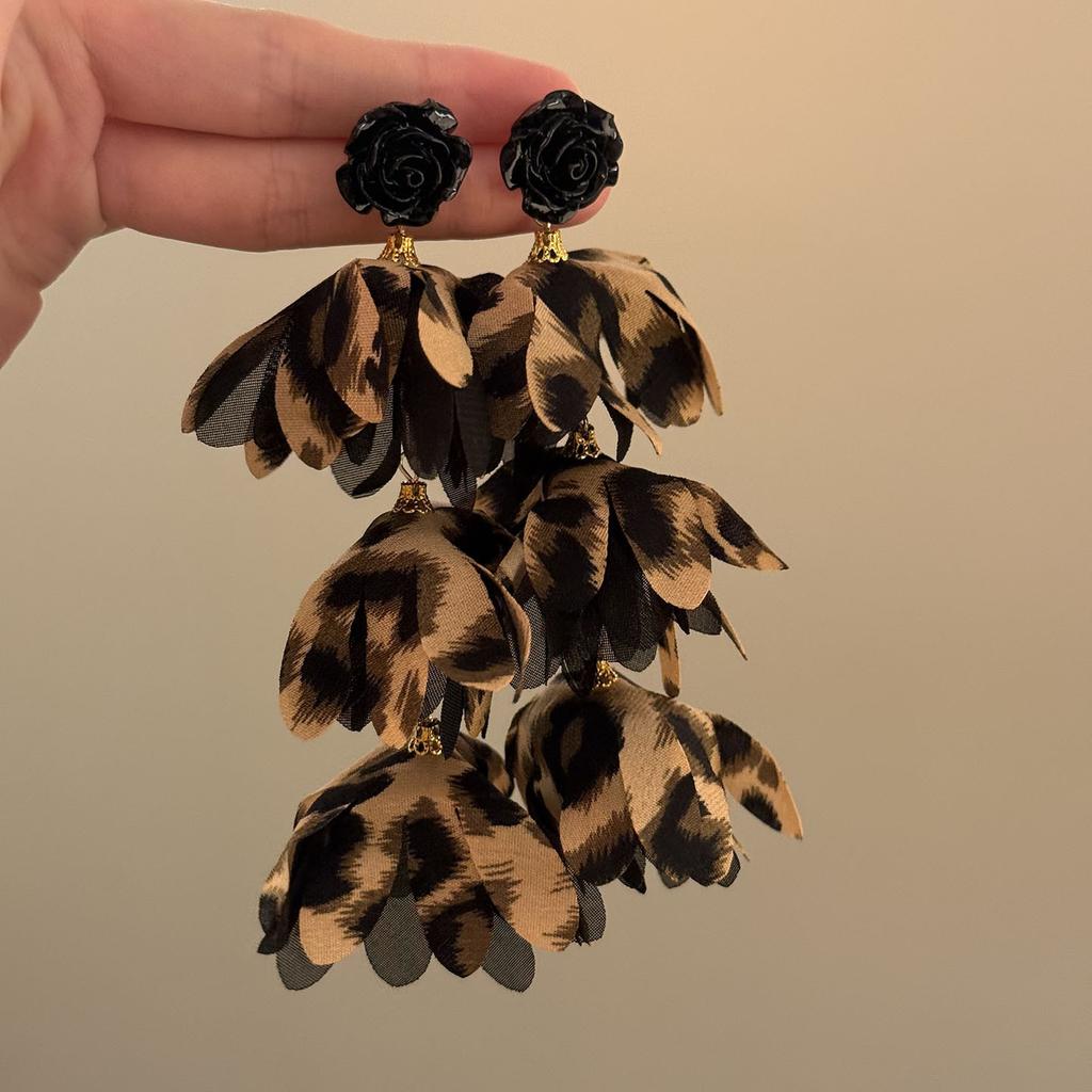 Майярдовый кофейный цвет янтарные серьги женские осенне-зимние высококлассные серьги в стиле кэжуал, серьги с нишевым дизайном в стиле легкой роскоши