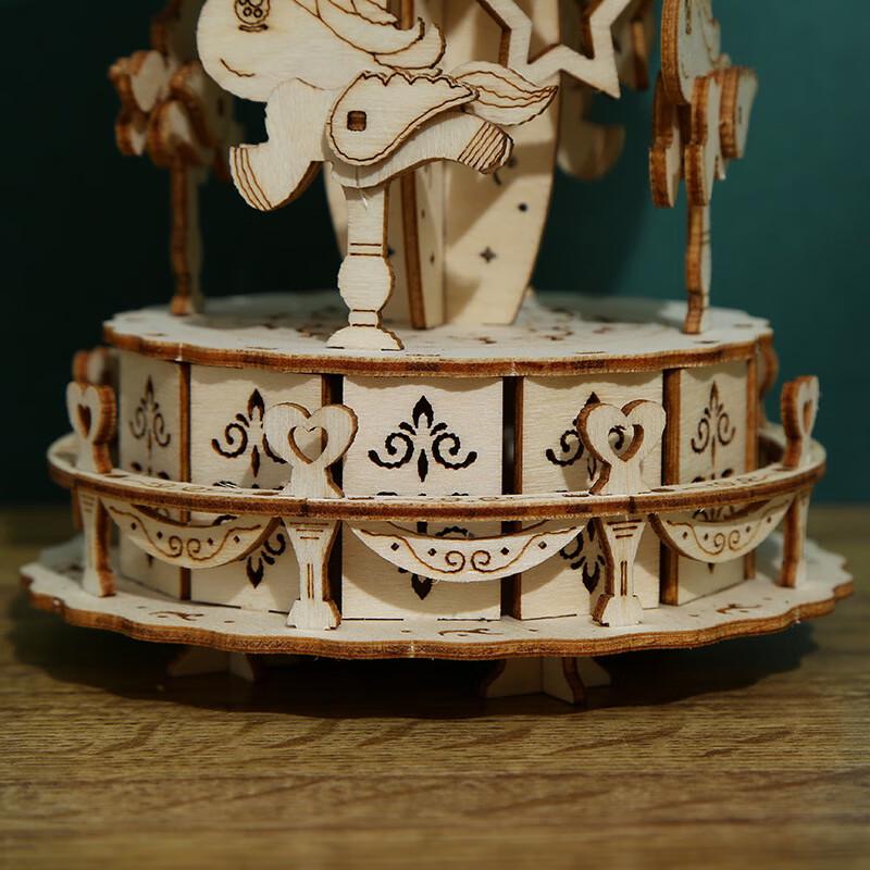 Деревянная 3D-карусель-головоломка своими руками