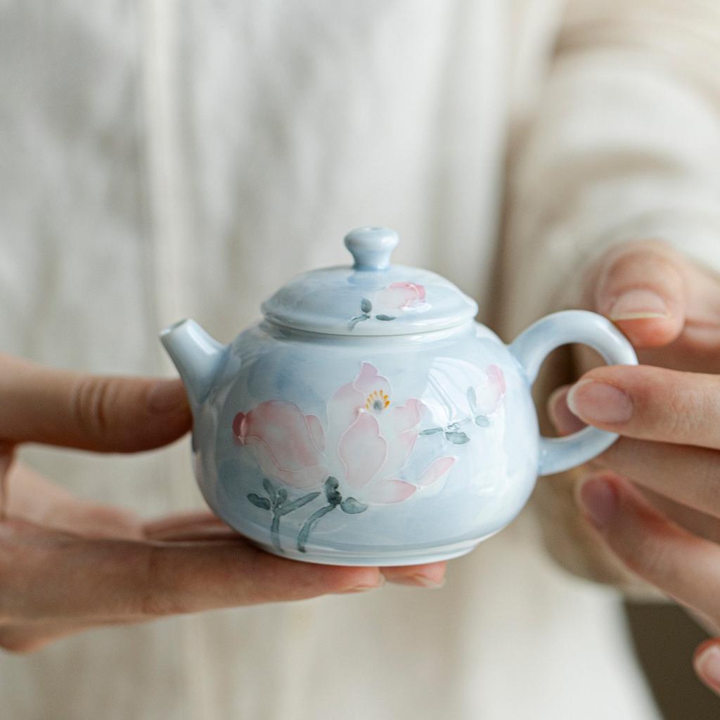 Hand Painted Magnolia Ceramic Tea Pot Under Glaze Gongfu Tea Set Elegant Chinese Style Teapot For Home Office Decor