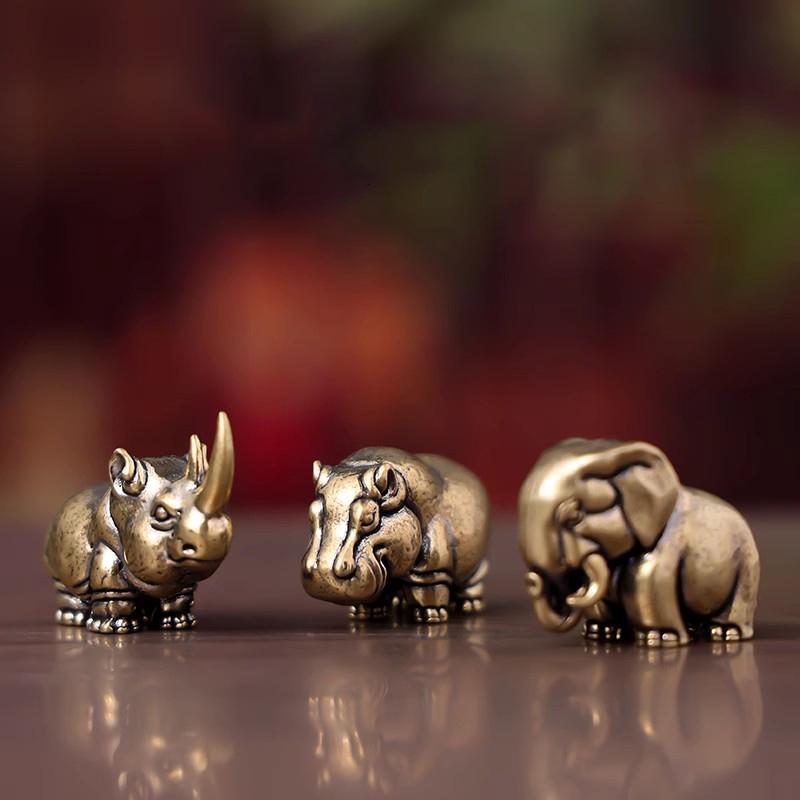 Rustic Copper Animal Sculpture 1Pc Rhinoceros Figurine Decorative Ornament for Home Office Tabletop Decoration