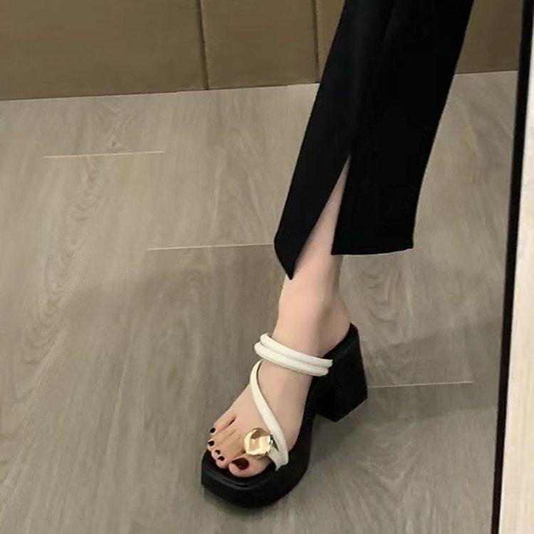 Сексуальные шлепанцы на высоком каблуке женские летние для улицы 2025 новый летний толстый каблук крутые шлепанцы женские шлепанцы с носком женские