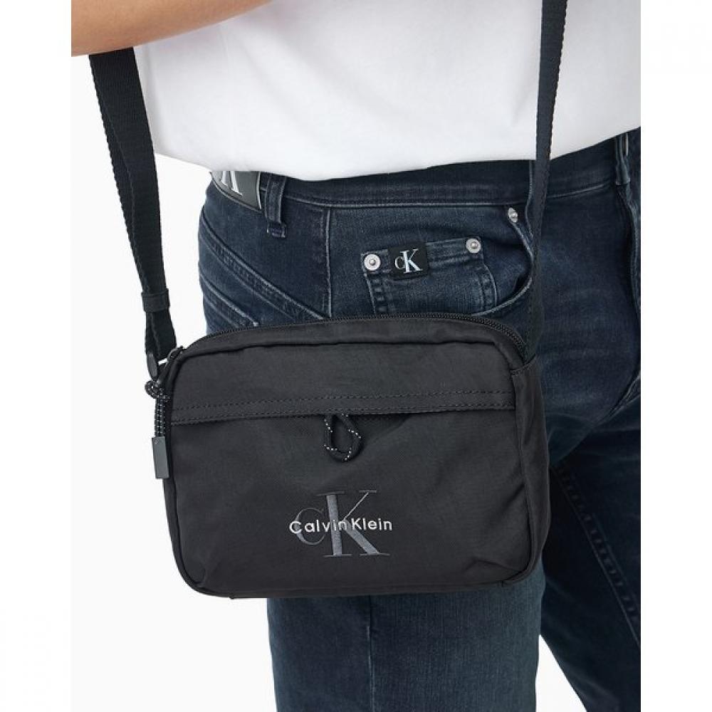 Calvin Klein Men S Bold Logo Nylon Camera Bag 4d3117g Ub1