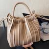 Korean Casual Foreign Style Hand Bag Women's 2025 Autumn New Simple Bucket Bag Niche Fashionable Messenger Bag