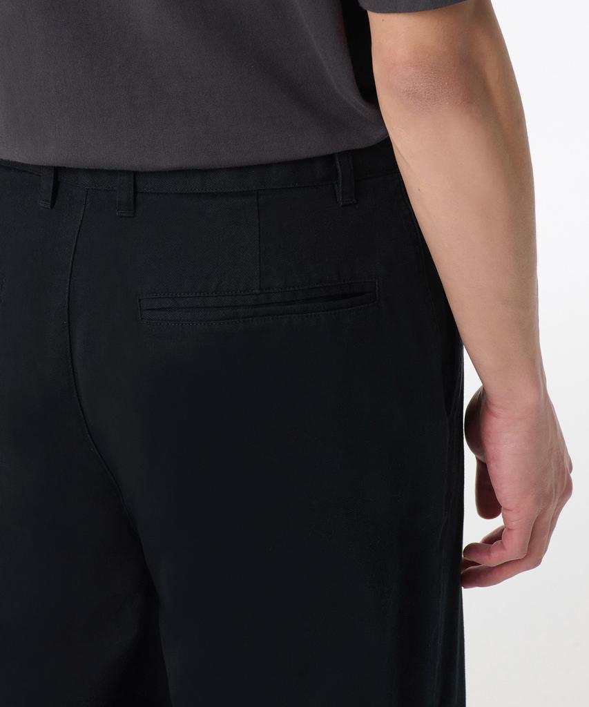 MUSINSA STANDARD Regular Fit Hidden Elastic Waist Chino Pants [Black]